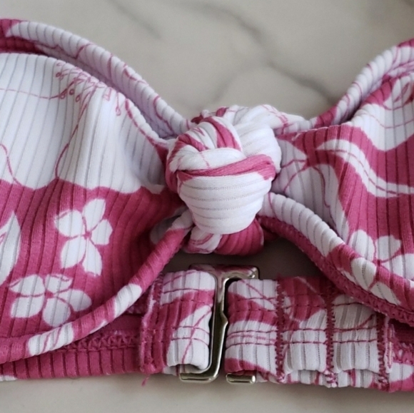 Xhiliration Floral Mauve and White Twist Tie Front Underwire Bikini Top M # - Picture 3 of 7